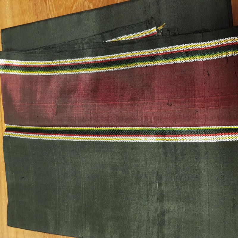 Dansk Silketørkle sort 88x88cm